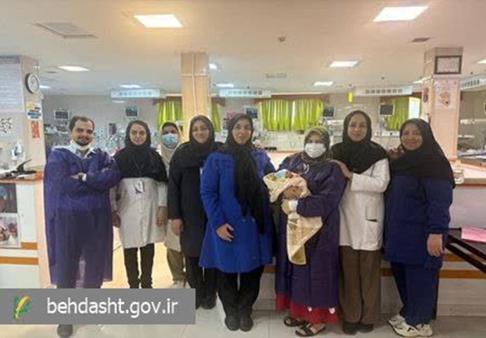 ترخیص نوزاد ۷۰۰ گرمی پس از ۴۸ روز تلاش شبانه‌روزی کادر درمان رفسنجان